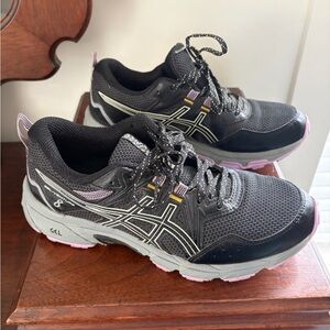 Women’s ASICS Gel Venture - 8 worn once!